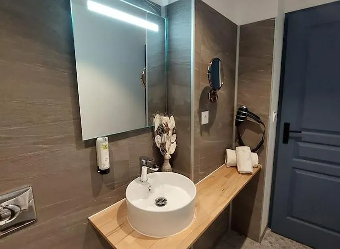 La Maison Du 19 - 130m2 - Sur Loire - Climatisees *